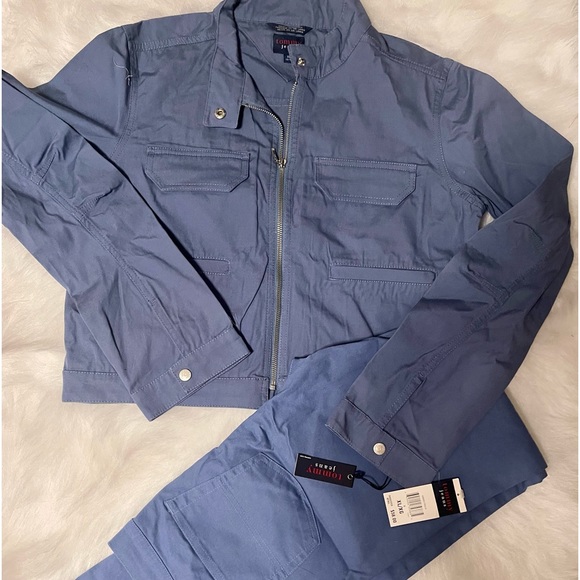 NEW TOMMY JEANS & JACKETS - Picture 8 of 8